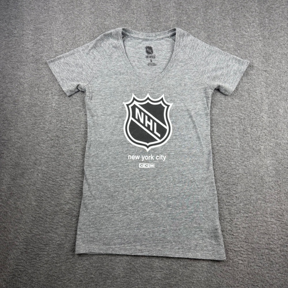 CCM NHL New York City Graphic T-Shirt Womens Small Gray V-Neck‎ Raglan B386W